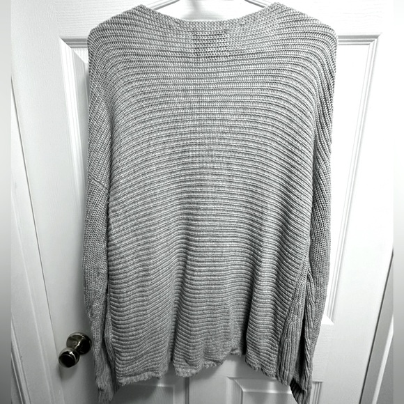 Roots V-Neck Sweater - Picture 4 of 4